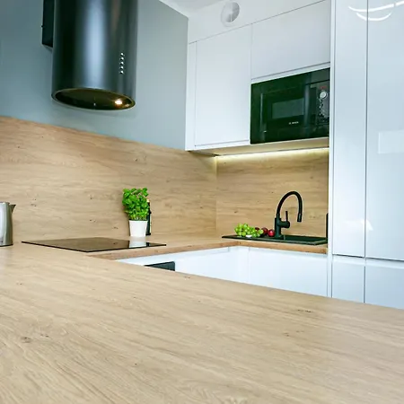 Zelazna 58 62 - Better * Βαρσοβία